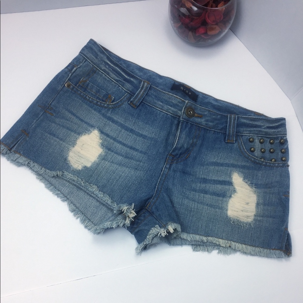 💥 Jean Distressed Shorts 💥 - Picture 2 of 6